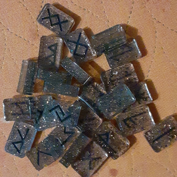 Norse runes - Picture 3 of 4
